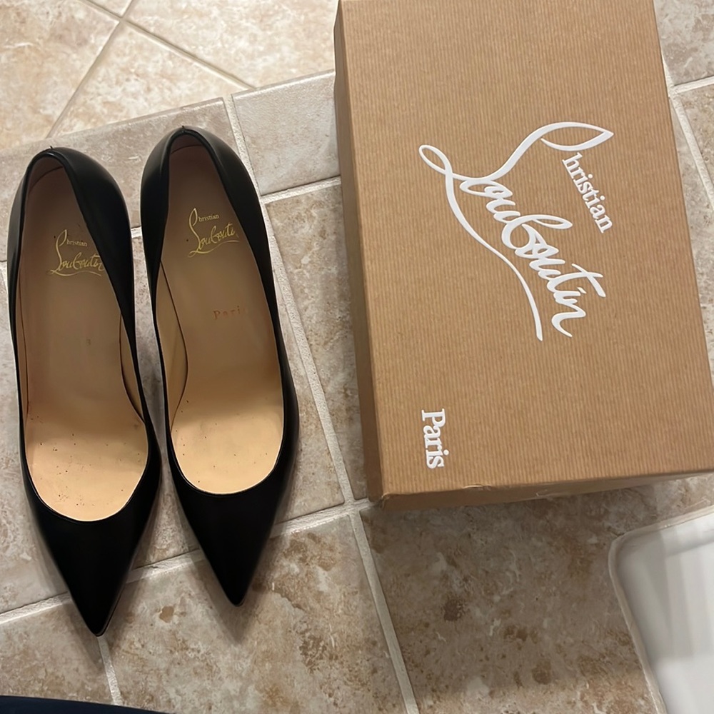 39.5 Christian Louboutin Decolette 554